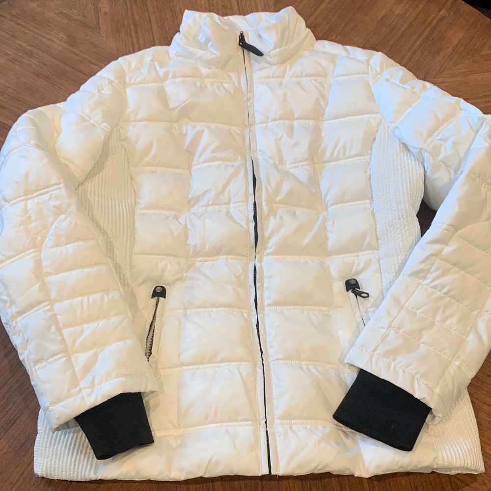 Chic White Nautica Puffer Jacket with Black Details